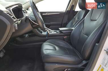 Седан Ford Fusion 2019 в 