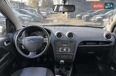 Хэтчбек Ford Fusion 2009 в 