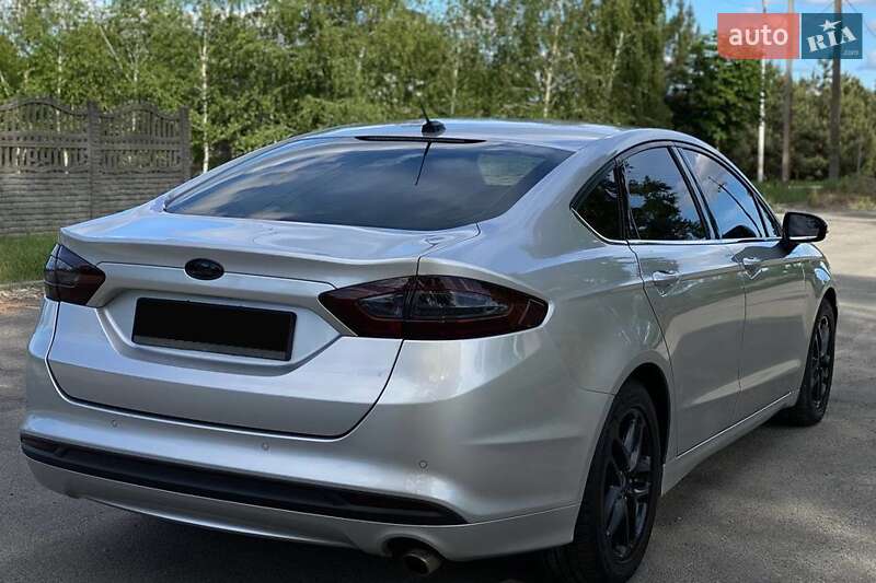 Седан Ford Fusion 2013 в Львові