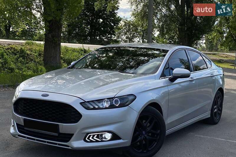 Седан Ford Fusion 2013 в Львові