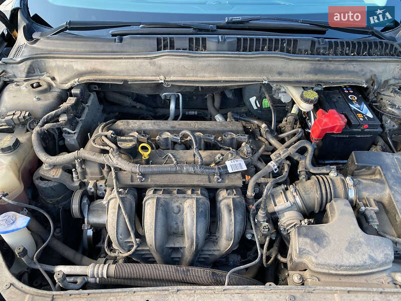 Седан Ford Fusion 2014 в Ужгороді
