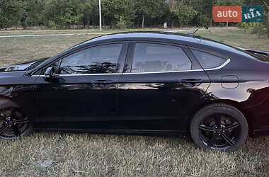Седан Ford Fusion 2015 в 