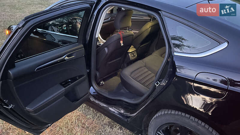 Седан Ford Fusion 2015 в Кропивницком