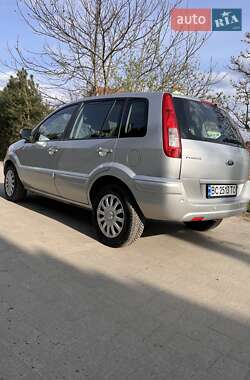 Хэтчбек Ford Fusion 2012 в 