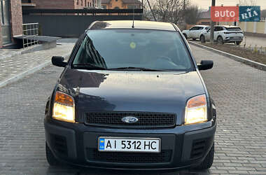 Хэтчбек Ford Fusion 2006 в 