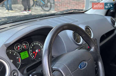 Хэтчбек Ford Fusion 2006 в 