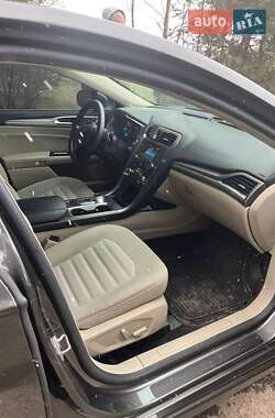 Седан Ford Fusion 2016 в 