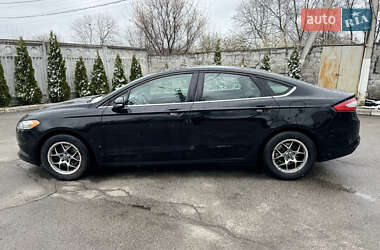 Седан Ford Fusion 2015 в 
