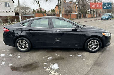 Седан Ford Fusion 2015 в 