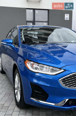 Седан Ford Fusion 2020 в 