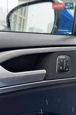 Седан Ford Fusion 2020 в 