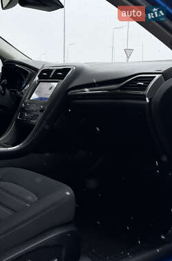 Седан Ford Fusion 2020 в 