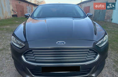Седан Ford Fusion 2013 в 