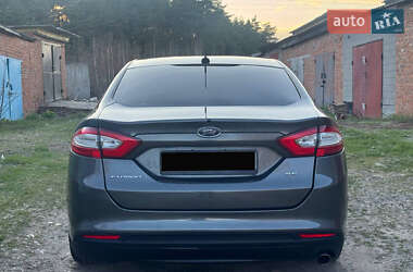 Седан Ford Fusion 2013 в 