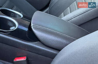Седан Ford Fusion 2013 в 