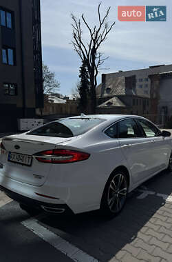 Седан Ford Fusion 2020 в 