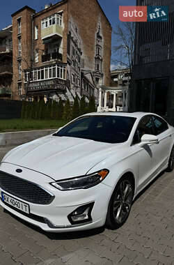 Седан Ford Fusion 2020 в 