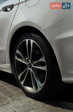 Седан Ford Fusion 2020 в 