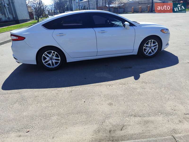 Седан Ford Fusion 2015 в Сумах