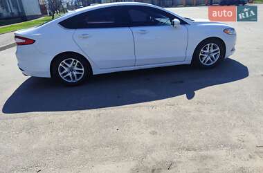 Седан Ford Fusion 2015 в 