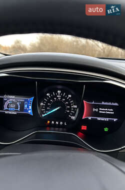 Седан Ford Fusion 2016 в 