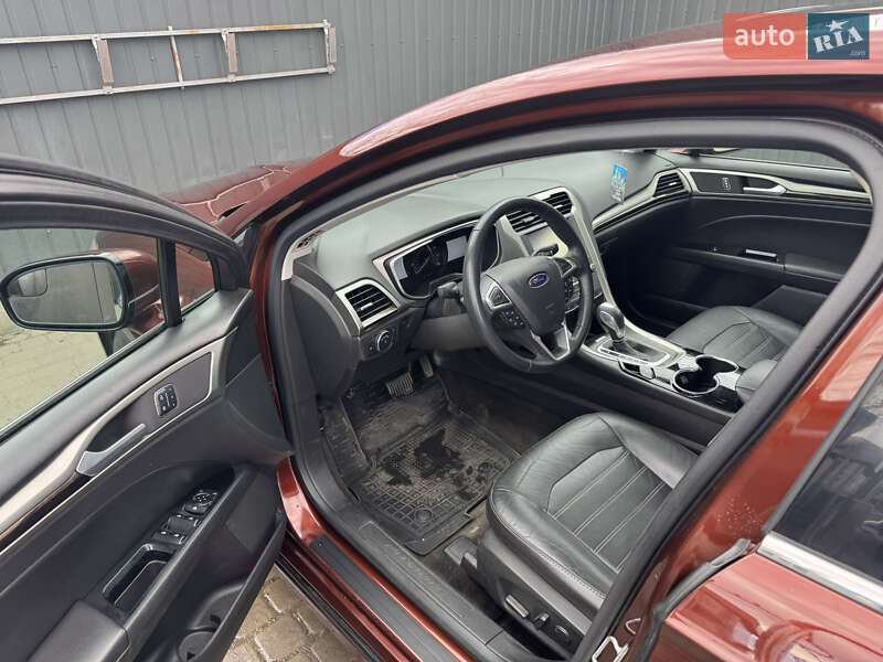 Седан Ford Fusion 2014 в Измаиле