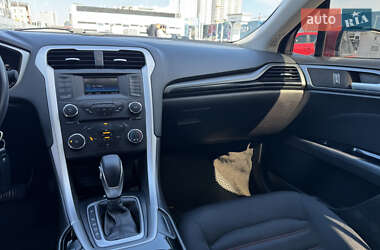 Седан Ford Fusion 2014 в 