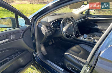 Седан Ford Fusion 2020 в 