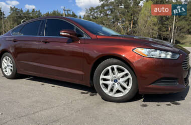 Седан Ford Fusion 2016 в 