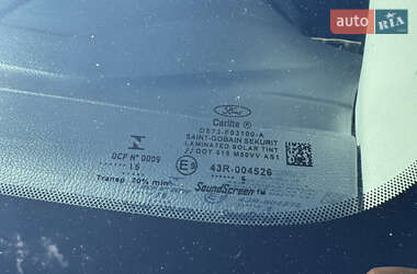 Седан Ford Fusion 2016 в 