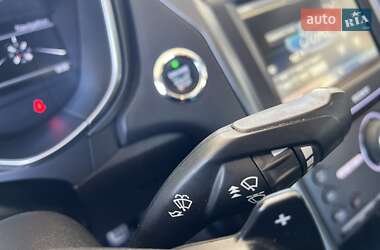 Седан Ford Fusion 2015 в 