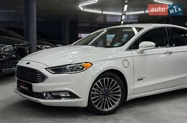 Седан Ford Fusion 2016 в 