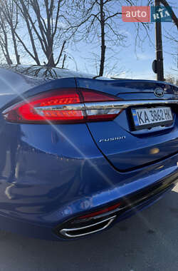 Седан Ford Fusion 2017 в 