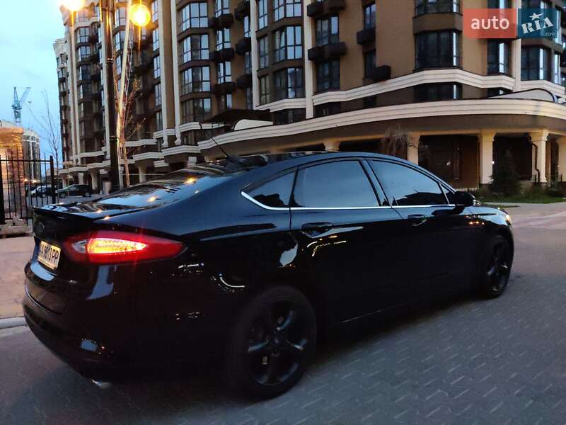 Седан Ford Fusion 2015 в Києві