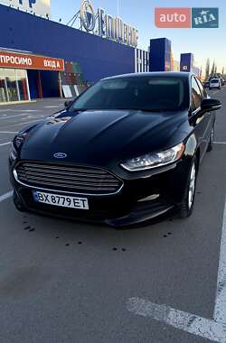 Седан Ford Fusion 2015 в 