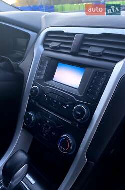 Седан Ford Fusion 2015 в 