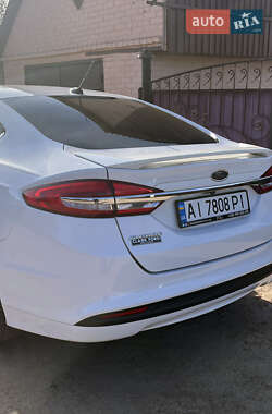 Седан Ford Fusion 2016 в 