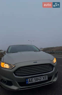 Седан Ford Fusion 2015 в 