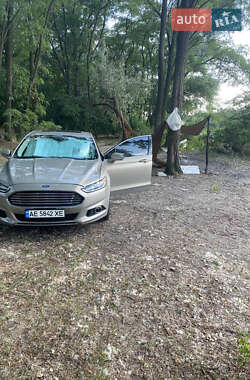 Седан Ford Fusion 2015 в 