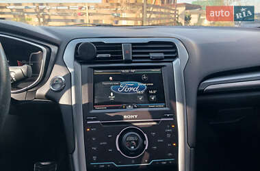 Седан Ford Fusion 2015 в 