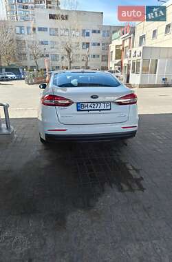Седан Ford Fusion 2019 в 