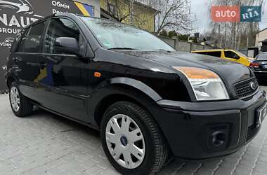 Хетчбек Ford Fusion 2010 в 