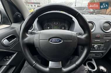 Хетчбек Ford Fusion 2010 в 