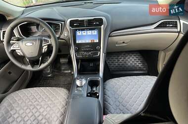 Седан Ford Fusion 2019 в Одесі