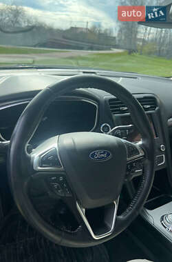 Седан Ford Fusion 2019 в 