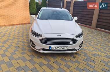 Седан Ford Fusion 2019 в 