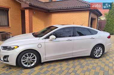 Седан Ford Fusion 2019 в 