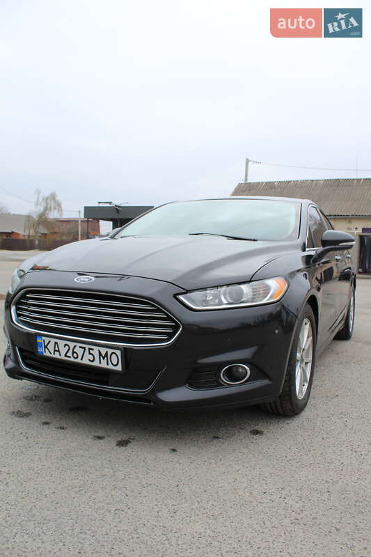 Седан Ford Fusion 2013 в 