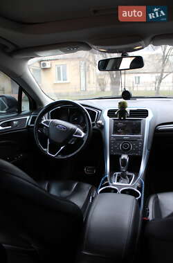 Седан Ford Fusion 2013 в 