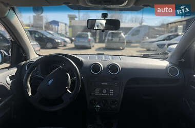Хэтчбек Ford Fusion 2006 в 